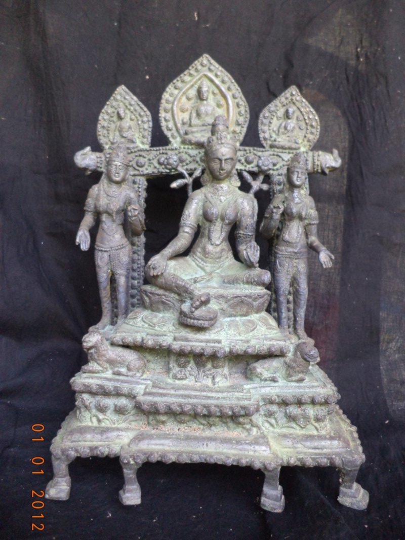 Statues (1)